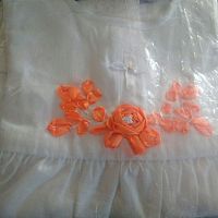 Крестильный набор для девочки от 1 года до 3 лет, платье,чепчик с оранжевой вышивкой (арт. 15644)